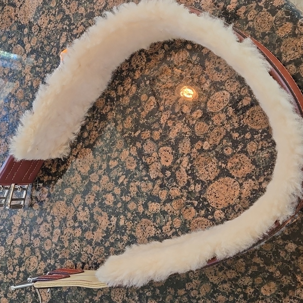Edgewood Leather Horse Girth with Sheepskin Lining 52 - Picture 5 of 5